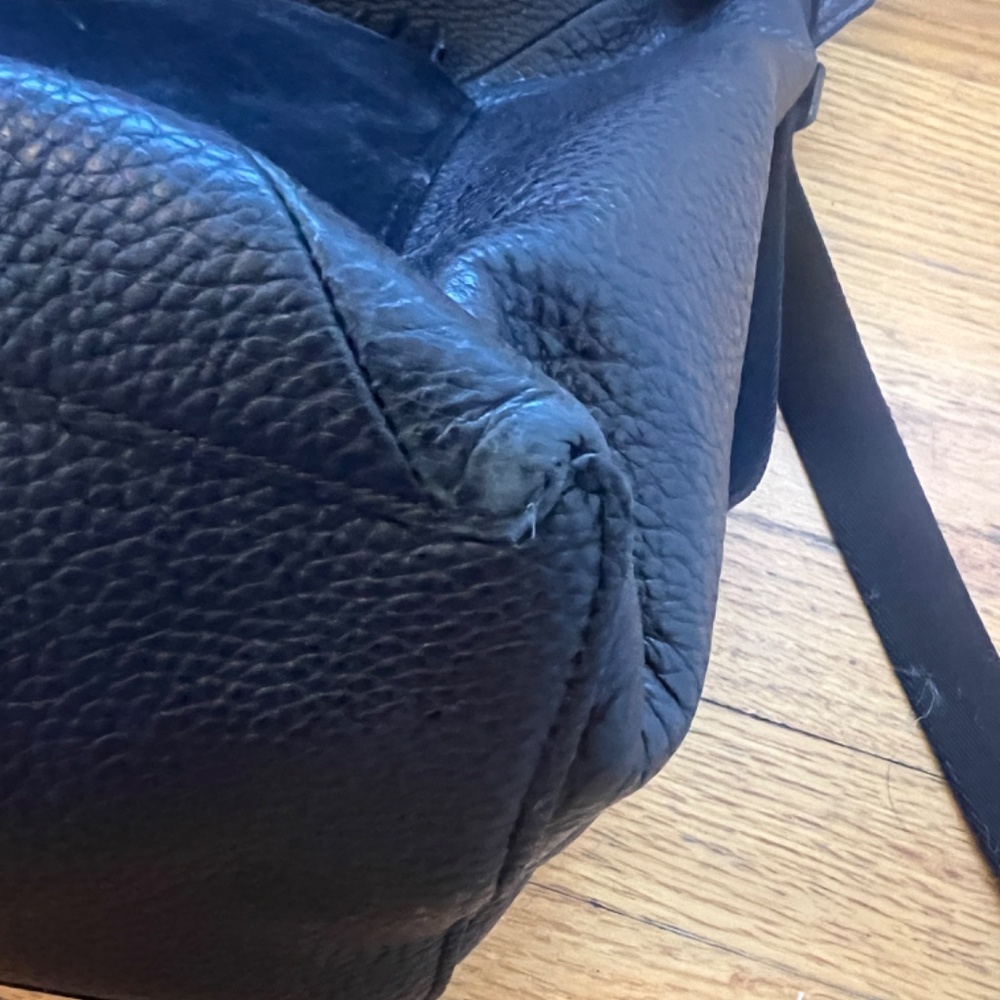 Coach Manhattan Backpack crafted in black leather with suede paneling - Picture 10 of 10